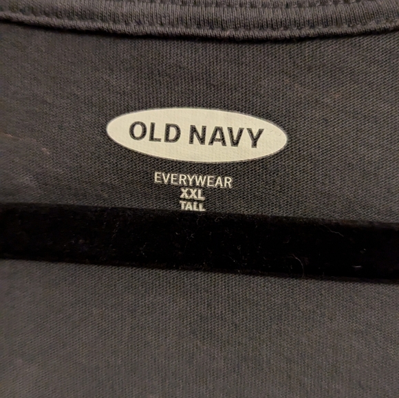 Old Navy Gray Leopard Print V Neck Tee Sz XXL Tall - Picture 4 of 5